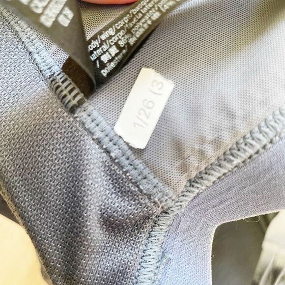 BUY 1 GET 1 FREE Victorias Secret 36D gray “Lightweight sports bra” - Picture 9 of 9